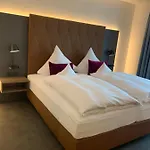Hotel Emils 3*