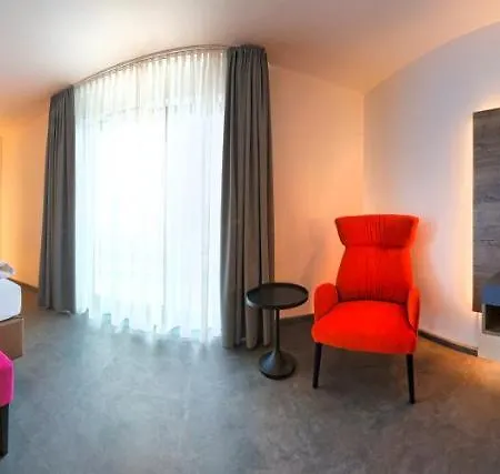 Emils Hotel 3*