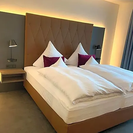 Emils Hotel